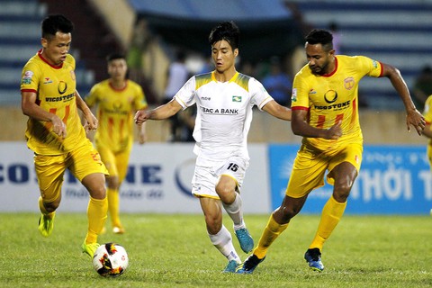 Sân Vinh: 1 điểm quý giá cho Nam Định - Ảnh 1. Sân Vinh: 1 điểm quý giá cho Nam Định - Ảnh 1.