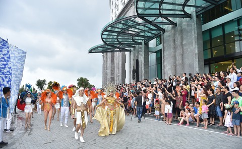 Vũ điệu đường phố nóng bỏng khuấy động Carnaval Hạ Long 2019 - Ảnh 12. Vũ điệu đường phố nóng bỏng khuấy động Carnaval Hạ Long 2019 - Ảnh 12.