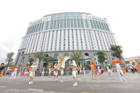 Vũ điệu đường phố nóng bỏng khuấy động Carnaval Hạ Long 2019 - Ảnh 13. Vũ điệu đường phố nóng bỏng khuấy động Carnaval Hạ Long 2019 - Ảnh 13.