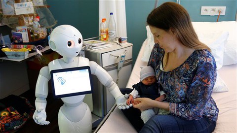 Đến lúc người nghèo mới đi gặp bác sĩ robot? - Ảnh 3. Đến lúc người nghèo mới đi gặp bác sĩ robot? - Ảnh 3.