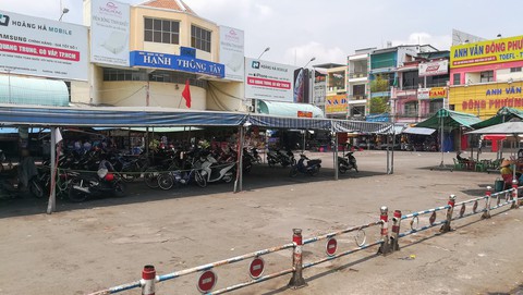 Những con đường TP.HCM thênh thang, vắng bóng người - Ảnh 5. Những con đường TP.HCM thênh thang, vắng bóng người - Ảnh 5.