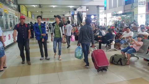 Nhà xe, điểm vui chơi thắng lớn ngày nghỉ lễ thứ hai - Ảnh 1. Nhà xe, điểm vui chơi thắng lớn ngày nghỉ lễ thứ hai - Ảnh 1.