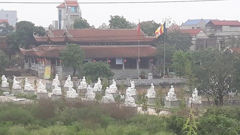 Vặt tai, bẻ tay, chặt ngón chân... 16 vị La Hán trong chùa - Ảnh 2. Vặt tai, bẻ tay, chặt ngón chân... 16 vị La Hán trong chùa - Ảnh 2.