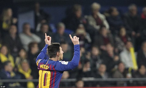 Messi đá phạt đẳng cấp, giải cứu Barcelona ở phút bù giờ - Ảnh 3. Messi đá phạt đẳng cấp, giải cứu Barcelona ở phút bù giờ - Ảnh 3.