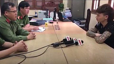 Khá Bảnh bất hảo như thế nào? - Ảnh 1. Khá Bảnh bất hảo như thế nào? - Ảnh 1.