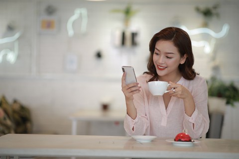 Ứng dụng di động của các ngân hàng ngày càng thuận tiện - Ảnh 1. Ứng dụng di động của các ngân hàng ngày càng thuận tiện - Ảnh 1.