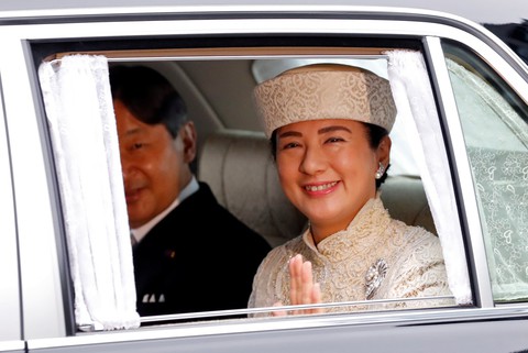 Nhật hoàng Akihito chính thức tuyên bố thoái vị, trở thành thượng hoàng - Ảnh 12. Nhật hoàng Akihito chính thức tuyên bố thoái vị, trở thành thượng hoàng - Ảnh 12.