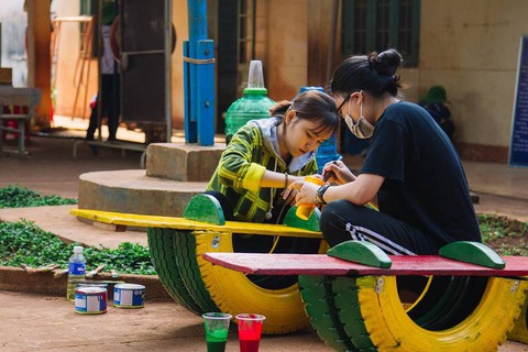 Những ngày ấm áp nơi vùng biên - Ảnh 1. Những ngày ấm áp nơi vùng biên - Ảnh 1.