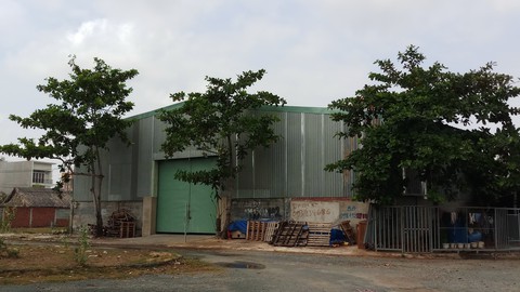 Xây kho xưởng trái phép trong dự án nhà ở ĐH Bách khoa - Ảnh 1. Xây kho xưởng trái phép trong dự án nhà ở ĐH Bách khoa - Ảnh 1.
