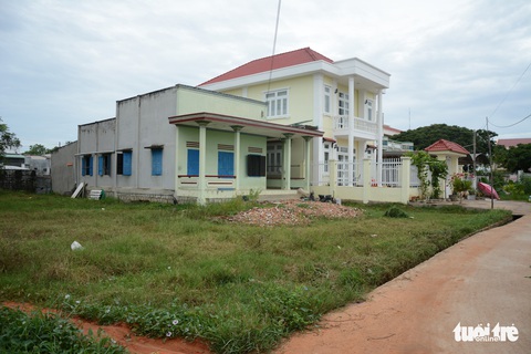 Hủy bản án sơ thẩm vụ xây nhà “nhầm” trên đất người khác - Ảnh 1. Hủy bản án sơ thẩm vụ xây nhà “nhầm” trên đất người khác - Ảnh 1.