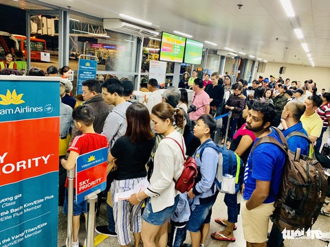 Cục Hàng không khuyến cáo về vé máy bay giả dịp lễ 30-4 và 1-5 - Ảnh 1. Cục Hàng không khuyến cáo về vé máy bay giả dịp lễ 30-4 và 1-5 - Ảnh 1.