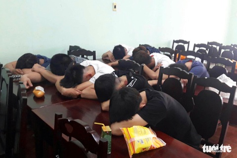 71 thanh niên trong quán karaoke dương tính với chất ma túy - Ảnh 1. 71 thanh niên trong quán karaoke dương tính với chất ma túy - Ảnh 1.