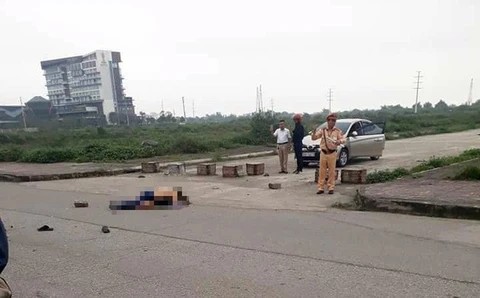 Một trung tá CSGT bị giáng cấp vì đứng nhìn cô gái bị đâm giữa phố - Ảnh 1. Một trung tá CSGT bị giáng cấp vì đứng nhìn cô gái bị đâm giữa phố - Ảnh 1.