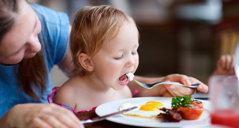 Dị ứng trứng ở trẻ nhỏ - Ảnh 1. Dị ứng trứng ở trẻ nhỏ - Ảnh 1.