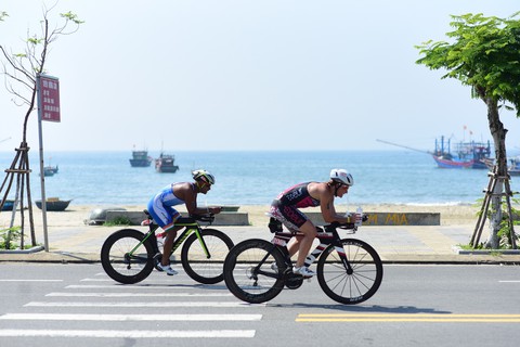 Du lịch + thể thao: nguồn thu triệu USD - Kỳ 1: Nói đến Đà Nẵng là nói đến Ironman - Ảnh 1. Du lịch + thể thao: nguồn thu triệu USD - Kỳ 1: Nói đến Đà Nẵng là nói đến Ironman - Ảnh 1.