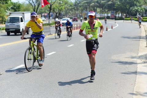 Du lịch + thể thao: nguồn thu triệu USD - Kỳ 1: Nói đến Đà Nẵng là nói đến Ironman - Ảnh 4. Du lịch + thể thao: nguồn thu triệu USD - Kỳ 1: Nói đến Đà Nẵng là nói đến Ironman - Ảnh 4.