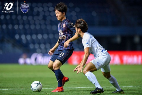 116 phút của Xuân Trường ở Buriram - Ảnh 2. 116 phút của Xuân Trường ở Buriram - Ảnh 2.