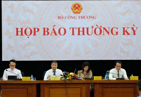 Cán bộ bị kiểm điểm vụ Con Cưng có được bổ nhiệm tiếp: Bộ Công thương lên tiếng - Ảnh 1. Cán bộ bị kiểm điểm vụ Con Cưng có được bổ nhiệm tiếp: Bộ Công thương lên tiếng - Ảnh 1.