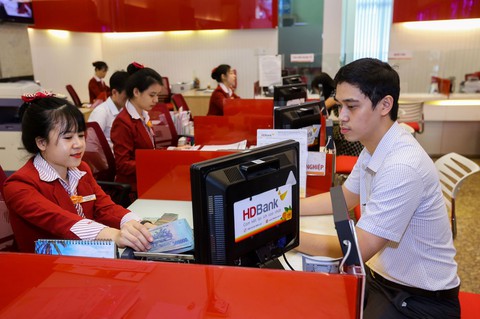 HDBank tiếp tục nhận hai giải thưởng lớn từ tổ chức Asiamoney - Ảnh 1. HDBank tiếp tục nhận hai giải thưởng lớn từ tổ chức Asiamoney - Ảnh 1.