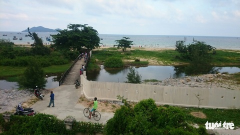 Khánh Hòa: Lấy lại bãi biển công cộng cho người dân - Ảnh 2. Khánh Hòa: Lấy lại bãi biển công cộng cho người dân - Ảnh 2.