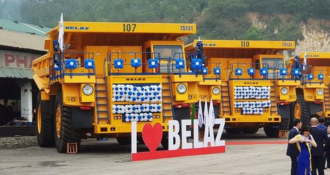Thử nghiệm 4 xe siêu vận tải 1,6 triệu USD/xe khủng nhất Việt Nam - Ảnh 3. Thử nghiệm 4 xe siêu vận tải 1,6 triệu USD/xe khủng nhất Việt Nam - Ảnh 3.