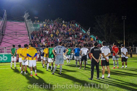 Kết quả bết bát, Văn Lâm và đồng đội ở Muangthong United bị ném đá - Ảnh 1. Kết quả bết bát, Văn Lâm và đồng đội ở Muangthong United bị ném đá - Ảnh 1.