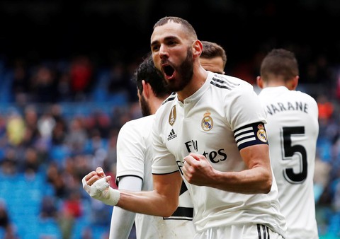 Benzema lập cú đúp giúp Real Madrid thoát chết trước Eibar - Ảnh 1. Benzema lập cú đúp giúp Real Madrid thoát chết trước Eibar - Ảnh 1.