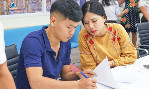 Công chứng sang sổ cho khách hàng mua đất nền dự án Quảng Ngãi City Gate - Ảnh 2. Công chứng sang sổ cho khách hàng mua đất nền dự án Quảng Ngãi City Gate - Ảnh 2.