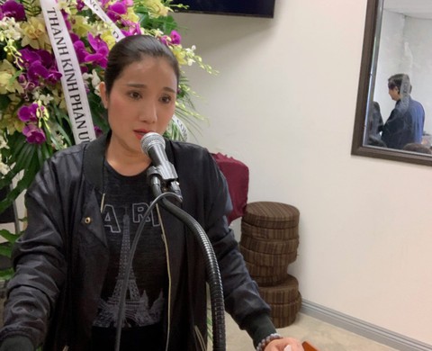 Hồng Đào, Ngọc Huyền... xúc động tiễn biệt Anh Vũ - Ảnh 2. Hồng Đào, Ngọc Huyền... xúc động tiễn biệt Anh Vũ - Ảnh 2.