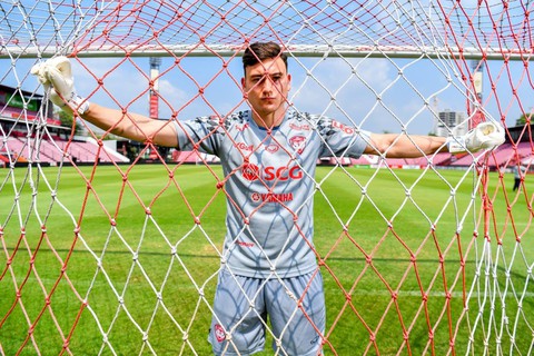 Văn Lâm để thủng lưới ba bàn trận thứ 2 liên tục tại Muangthong United - Ảnh 1. Văn Lâm để thủng lưới ba bàn trận thứ 2 liên tục tại Muangthong United - Ảnh 1.
