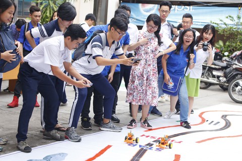 Hệ lụy từ giang hồ mạng: Nhận diện và tẩy chay những clip xấu - Ảnh 1. Hệ lụy từ giang hồ mạng: Nhận diện và tẩy chay những clip xấu - Ảnh 1.