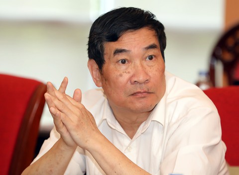 Nhiều sách giáo khoa, học sinh có nhiều lựa chọn - Ảnh 1. Nhiều sách giáo khoa, học sinh có nhiều lựa chọn - Ảnh 1.