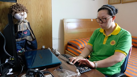 Lê Dương Thể Hạnh: Có một mặt trời không bao giờ tắt - Ảnh 1. Lê Dương Thể Hạnh: Có một mặt trời không bao giờ tắt - Ảnh 1.