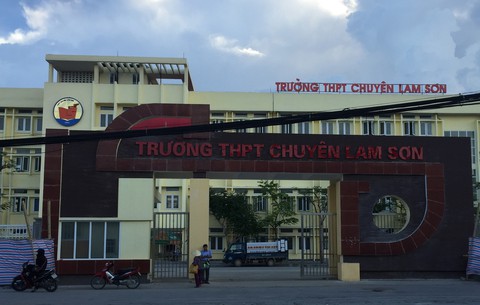 Phạt trường chuyên Lam Sơn vì dạy thêm không phép - Ảnh 1. Phạt trường chuyên Lam Sơn vì dạy thêm không phép - Ảnh 1.