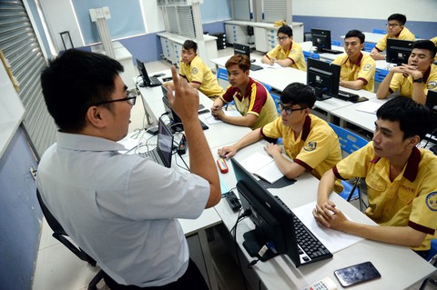 Thu nhập tăng thêm: lại lỡ hẹn - Ảnh 1. Thu nhập tăng thêm: lại lỡ hẹn - Ảnh 1.