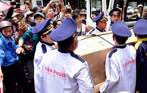 Quyền Linh: Ở đâu có Vũ là rộn ràng, đầy ắp tiếng cười... - Ảnh 2. Quyền Linh: Ở đâu có Vũ là rộn ràng, đầy ắp tiếng cười... - Ảnh 2.