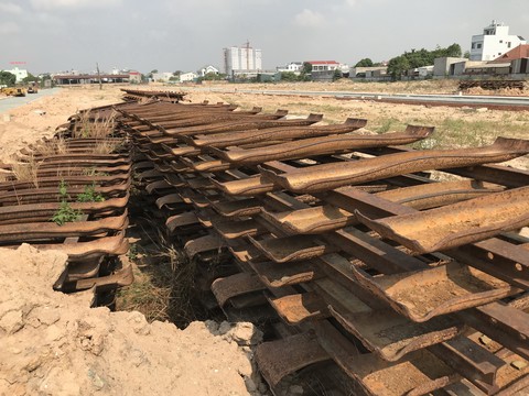 Dỡ đường ray, lấy đất phân lô bán nền - Ảnh 2. Dỡ đường ray, lấy đất phân lô bán nền - Ảnh 2.