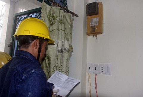 Nguyên nhân kép dẫn đến hóa đơn tiền điện tăng - Ảnh 2. Nguyên nhân kép dẫn đến hóa đơn tiền điện tăng - Ảnh 2.