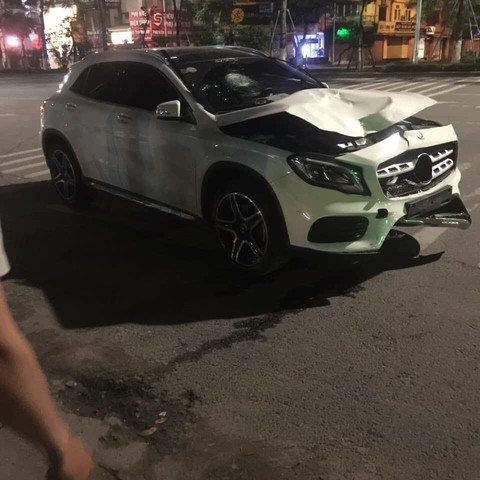 Tông chết 2 người trong hầm chui, tài xế Mercedes khai có uống rượu bia - Ảnh 2. Tông chết 2 người trong hầm chui, tài xế Mercedes khai có uống rượu bia - Ảnh 2.