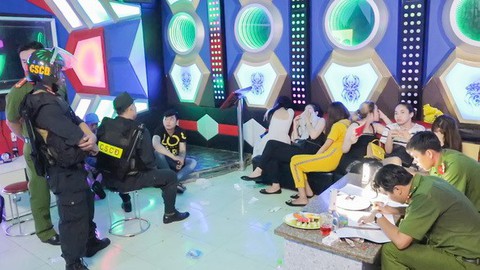 Đừng để nhà nghỉ, karaoke biến thành điểm chơi ma túy - Ảnh 1. Đừng để nhà nghỉ, karaoke biến thành điểm chơi ma túy - Ảnh 1.