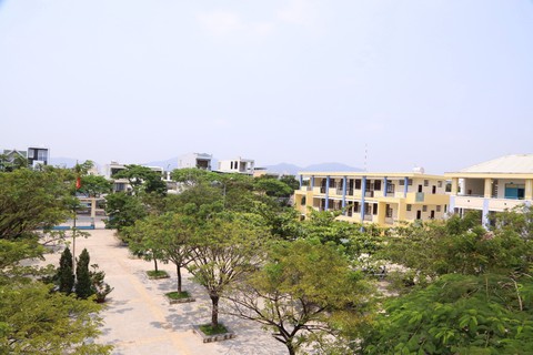 Ngôi trường dựng lên sau thảm họa bão Chanchu - Ảnh 4. Ngôi trường dựng lên sau thảm họa bão Chanchu - Ảnh 4.