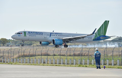 Bamboo Airways tiếp tục dẫn đầu về tỉ lệ đúng giờ - Ảnh 1. Bamboo Airways tiếp tục dẫn đầu về tỉ lệ đúng giờ - Ảnh 1.