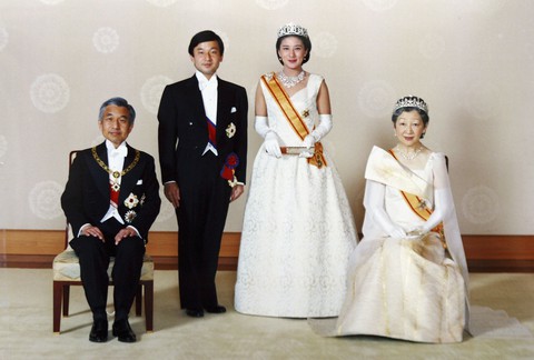 Tân Nhật hoàng Naruhito từng chờ đợi 6 năm để lấy được người mình yêu - Ảnh 4. Tân Nhật hoàng Naruhito từng chờ đợi 6 năm để lấy được người mình yêu - Ảnh 4.