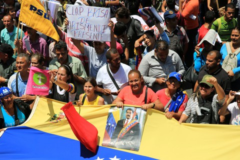 Washington nói Tổng thống Venezuela suýt rời đi tị nạn ở Cuba - Ảnh 3. Washington nói Tổng thống Venezuela suýt rời đi tị nạn ở Cuba - Ảnh 3.