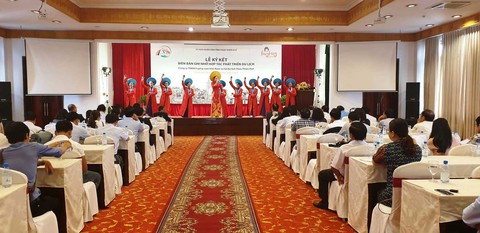 Huế yêu cầu không sử dụng nước uống đóng chai tại hội nghị - Ảnh 1. Huế yêu cầu không sử dụng nước uống đóng chai tại hội nghị - Ảnh 1.