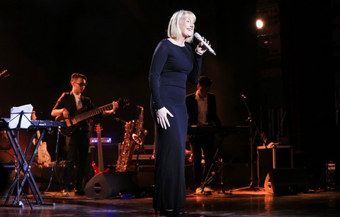 Anna Högberg: Phu nhân đại sứ kiêm nghệ sĩ jazz - Ảnh 1. Anna Högberg: Phu nhân đại sứ kiêm nghệ sĩ jazz - Ảnh 1.