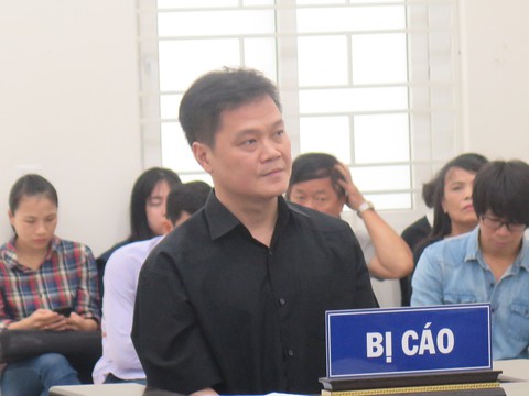 Lừa đảo mua nhà, cựu cán bộ công an lãnh 8 năm tù - Ảnh 1. Lừa đảo mua nhà, cựu cán bộ công an lãnh 8 năm tù - Ảnh 1.