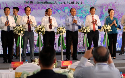 Thủ tướng cắt băng khai trương 3 đường bay đến Hải Phòng - Ảnh 1. Thủ tướng cắt băng khai trương 3 đường bay đến Hải Phòng - Ảnh 1.