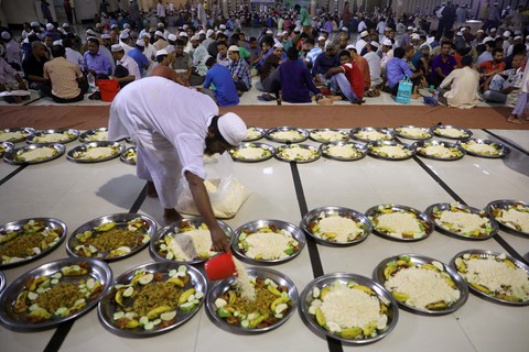 Ramadan 2019 qua những hình ảnh ấn tượng - Ảnh 10. Ramadan 2019 qua những hình ảnh ấn tượng - Ảnh 10.