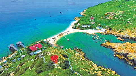 Phát triển mạnh du lịch biển đảo - Ảnh 1. Phát triển mạnh du lịch biển đảo - Ảnh 1.